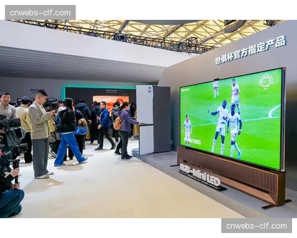 现场大屏与个人终端播放联动，打造一体化观赛氛围。